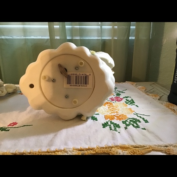 Set of Vintage Fine Porcelain Musicals - Picture 7 of 9